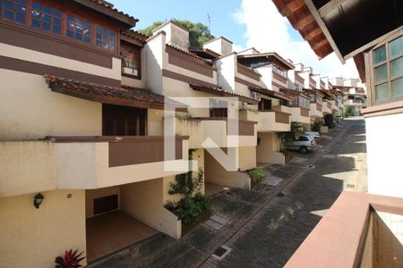 Casa de condomínio à venda com 211m², 3 quartos e 2 vagas Casa de condomínio à venda com 211m², 3 quartos e 2 vagasvista da Sacada