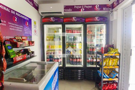 Apartamento para alugar com 45m², 2 quartos e sem vagaMini Mercado