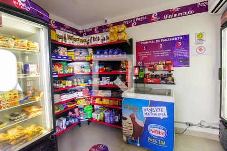 Apartamento para alugar com 45m², 2 quartos e sem vagaMini Mercado