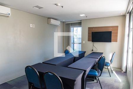 Studio à venda com 30m², 1 quarto e 1 vaga Studio à venda com 30m², 1 quarto e 1 vagaSala de reunião