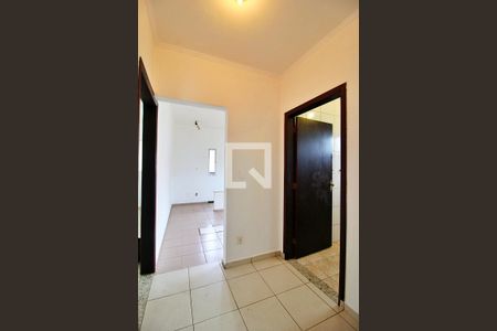 Corredor de casa à venda com 2 quartos, 204m² em Campestre, Santo André