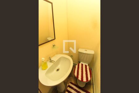 Casa à venda com 430m², 5 quartos e 5 vagasBanheiro 2