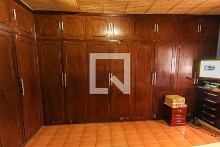 Casa à venda com 430m², 5 quartos e 5 vagasQuarto 3