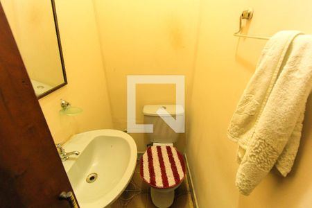 Casa à venda com 430m², 5 quartos e 5 vagasBanheiro 2