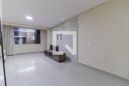 Sala de casa para alugar com 3 quartos, 160m² em Vila Santo Estefano, São Paulo