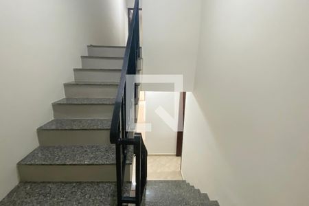 Escada de casa à venda com 3 quartos, 120m² em Nova Aldeinha, Barueri