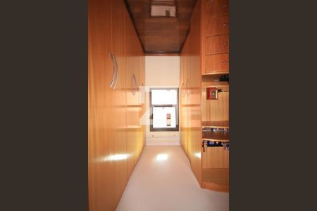 Apartamento à venda com 200m², 4 quartos e 3 vagasCloset do quarto 4