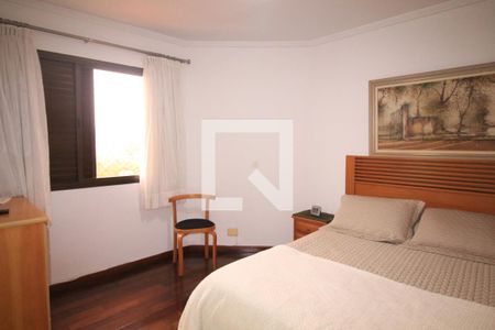 Apartamento à venda com 200m², 4 quartos e 3 vagasQuarto 2