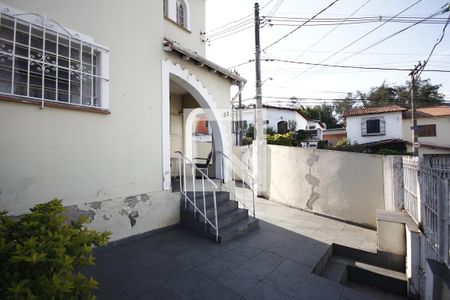 Casa à venda com 200m², 3 quartos e 3 vagasFrente