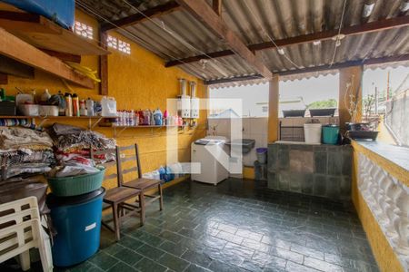 Casa à venda com 120m², 3 quartos e 4 vagas Casa à venda com 120m², 3 quartos e 4 vagasÁrea de Serviço / Terraço