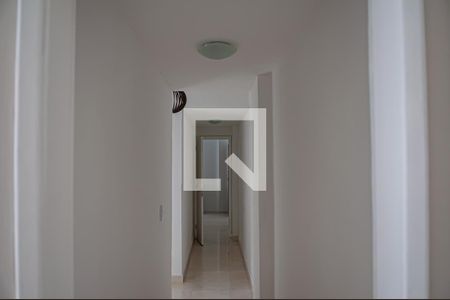 corredor de apartamento para alugar com 2 quartos, 95m² em Taquara, Rio de Janeiro