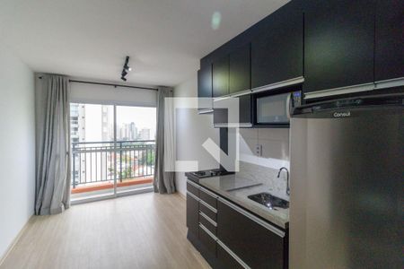 Sala e cozinha de apartamento para alugar com 1 quarto, 32m² em Vila Mariana, São Paulo
