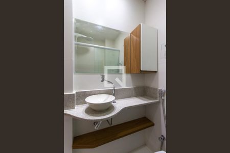 Banheiro de kitnet/studio para alugar com 1 quarto, 24m² em Centro, Rio de Janeiro