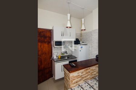 Sala | Cozinha de apartamento para alugar com 1 quarto, 21m² em Copacabana, Rio de Janeiro