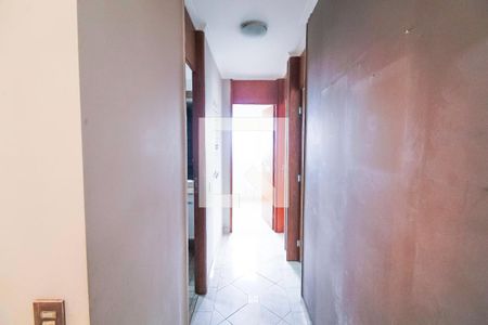 Corredor de apartamento à venda com 3 quartos, 64m² em Vila Ivone, São Paulo