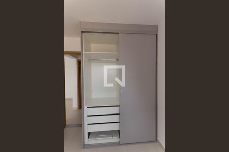 Quarto 1 de apartamento para alugar com 2 quartos, 55m² em Rodoviário, Goiânia