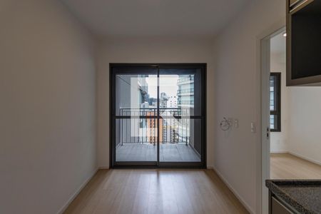 Sala e Cozinha de kitnet/studio à venda com 1 quarto, 27m² em Vila Nova Conceição, São Paulo