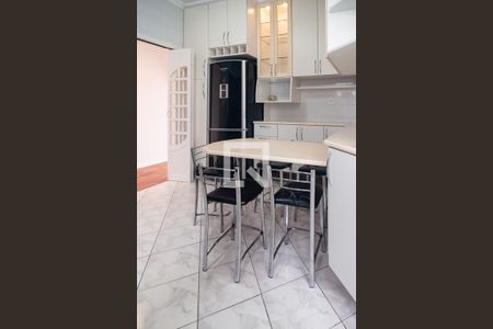Apartamento para alugar com 135m², 3 quartos e 1 vaga Apartamento para alugar com 135m², 3 quartos e 1 vagaCozinha