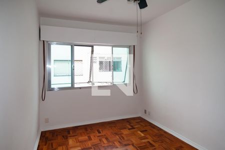 Apartamento para alugar com 135m², 3 quartos e 1 vaga Apartamento para alugar com 135m², 3 quartos e 1 vagaQuarto