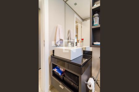 Apartamento à venda com 84m², 2 quartos e 2 vagas Apartamento à venda com 84m², 2 quartos e 2 vagasBanheiro da suíte