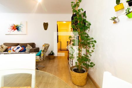 Apartamento para alugar com 68m², 2 quartos e 1 vaga Apartamento para alugar com 68m², 2 quartos e 1 vagaSala