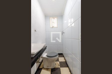 Casa para alugar com 150m², 2 quartos e 3 vagas Casa para alugar com 150m², 2 quartos e 3 vagasBanheiro de Serviço