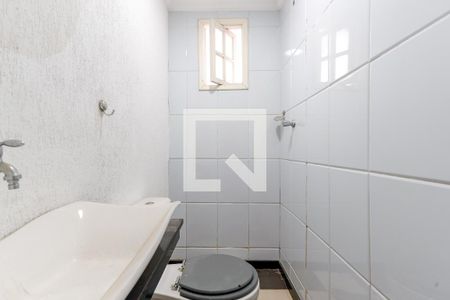 Casa para alugar com 150m², 2 quartos e 3 vagas Casa para alugar com 150m², 2 quartos e 3 vagasBanheiro de Serviço