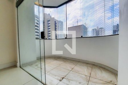 Apartamento à venda com 228m², 4 quartos e 3 vagasVaranda 2