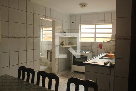 Casa para alugar com 280m², 4 quartos e 8 vagasCozinha