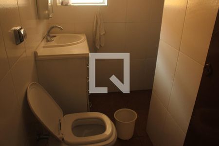 Lavabo de casa para alugar com 4 quartos, 280m² em Vila Campo Grande, São Paulo