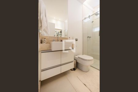 Casa à venda com 800m², 4 quartos e 6 vagasBanheiro da Suíte 3