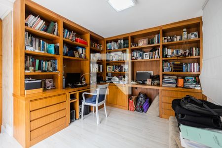 Casa à venda com 800m², 4 quartos e 6 vagasEscritório da Suíte 1