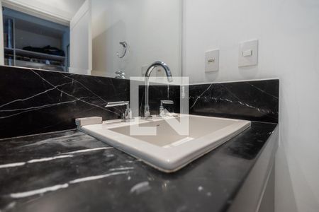 Casa à venda com 800m², 4 quartos e 6 vagasBanheiro da Suíte 4