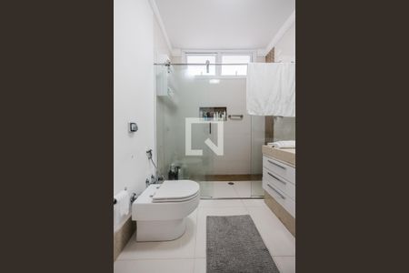 Casa à venda com 800m², 4 quartos e 6 vagasBanheiro da Suíte 1