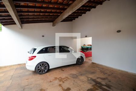 Casa à venda com 432m², 4 quartos e 4 vagas Casa à venda com 432m², 4 quartos e 4 vagasGaragem