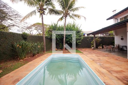 Casa à venda com 432m², 4 quartos e 4 vagas Casa à venda com 432m², 4 quartos e 4 vagasPiscina