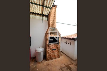 Casa à venda com 432m², 4 quartos e 4 vagas Casa à venda com 432m², 4 quartos e 4 vagasChurrasqueira