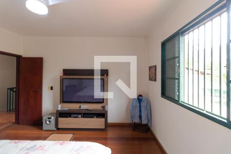 Casa à venda com 432m², 4 quartos e 4 vagas Casa à venda com 432m², 4 quartos e 4 vagasSuíte 02