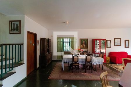 Casa à venda com 432m², 4 quartos e 4 vagas Casa à venda com 432m², 4 quartos e 4 vagasSalas