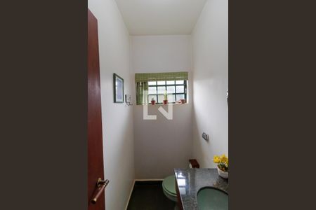 Casa à venda com 432m², 4 quartos e 4 vagas Casa à venda com 432m², 4 quartos e 4 vagasLavabo