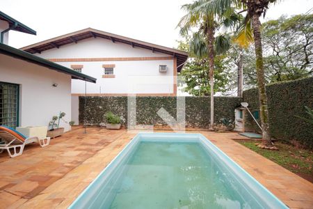 Casa à venda com 432m², 4 quartos e 4 vagas Casa à venda com 432m², 4 quartos e 4 vagasPiscina