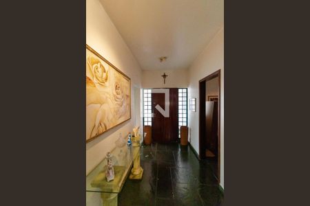 Casa à venda com 432m², 4 quartos e 4 vagas Casa à venda com 432m², 4 quartos e 4 vagasHall de Entrada