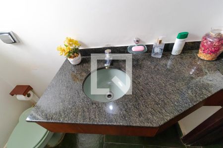 Casa à venda com 432m², 4 quartos e 4 vagas Casa à venda com 432m², 4 quartos e 4 vagasLavabo