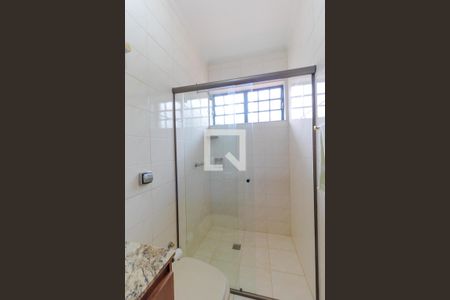 Casa à venda com 432m², 4 quartos e 4 vagas Casa à venda com 432m², 4 quartos e 4 vagasBanheiro da Suíte 03