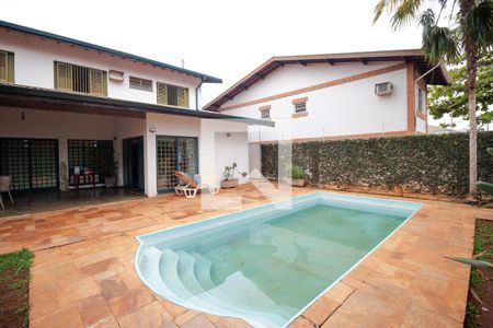 Casa à venda com 432m², 4 quartos e 4 vagas Casa à venda com 432m², 4 quartos e 4 vagasPiscina