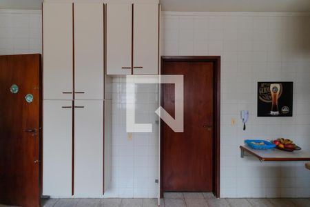 Casa à venda com 432m², 4 quartos e 4 vagas Casa à venda com 432m², 4 quartos e 4 vagasCozinha