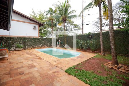 Casa à venda com 432m², 4 quartos e 4 vagas Casa à venda com 432m², 4 quartos e 4 vagasPiscina