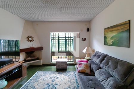 Casa à venda com 432m², 4 quartos e 4 vagas Casa à venda com 432m², 4 quartos e 4 vagasSala de TV