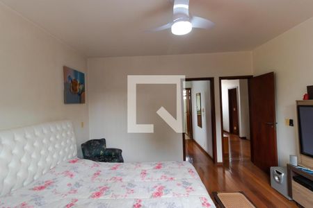 Casa à venda com 432m², 4 quartos e 4 vagas Casa à venda com 432m², 4 quartos e 4 vagasSuíte 02