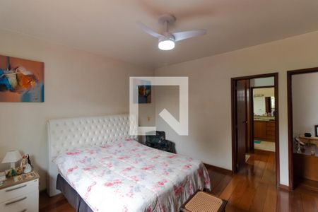 Casa à venda com 432m², 4 quartos e 4 vagas Casa à venda com 432m², 4 quartos e 4 vagasSuíte 02